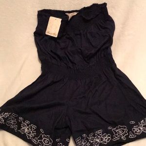 Navy blue romper 🌷